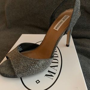 Perfect Ankle Strap Heels for the Holidays!!